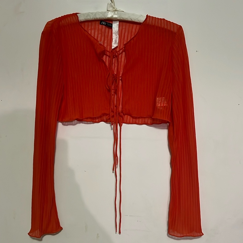 NWOT!! Zara cropped top!